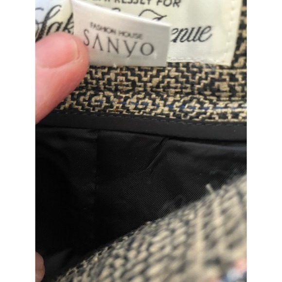 Saks Fifth Avenue Sanyo Houndstooth Skirt Pure Silk Size 4 career - Picture 8 of 9
